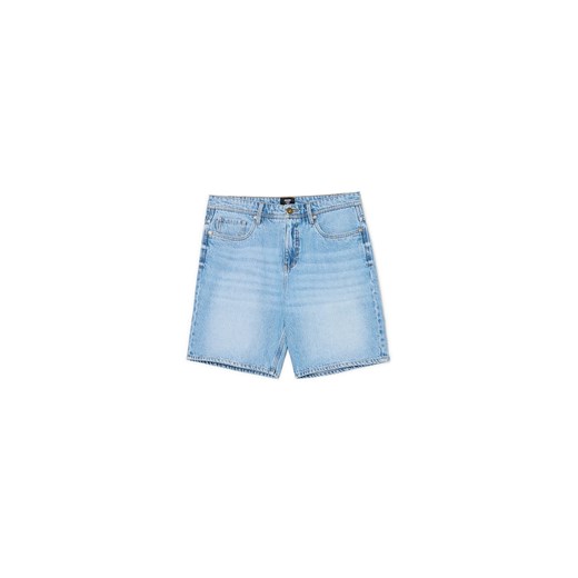Cropp - Niebieskie jeansowe szorty loose - niebieski ze sklepu Cropp w kategorii Spodenki męskie - zdjęcie 179699275