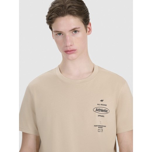 Męski t-shirt z nadrukiem 4F 4FRSS25TTSHM2688 - brązowy ze sklepu Sportstylestory.com w kategorii T-shirty męskie - zdjęcie 179708485