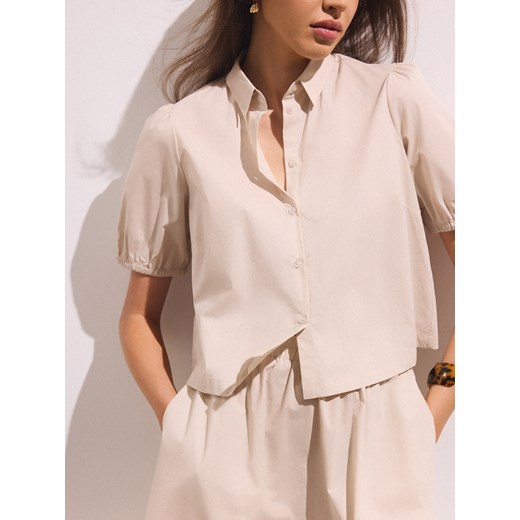 Mohito - Bawełniana beżowa koszula z krótkim rękawem - beżowy ze sklepu Mohito w kategorii Koszule damskie - zdjęcie 179714655