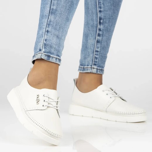 Skórzane sneakersy Filippo  DP6747/25 WH ze sklepu butyolivier w kategorii Półbuty damskie - zdjęcie 179727118