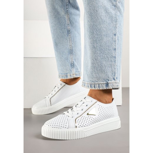 Białe Skórzane Sneakersy z Perforacją i Trójkątną Aplikacją Tellarosa ze sklepu born2be.pl w kategorii Buty sportowe damskie - zdjęcie 179731918