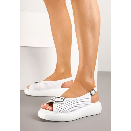 Białe Skórzane Sandały Slingback Zdobione Perforacją i Aplikacją Felenira ze sklepu born2be.pl w kategorii Sandały damskie - zdjęcie 179731987