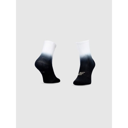 Chłopięce skarpetki casual (2-pack) 4F 4FJWSS25USOCM435 - czarne 4f Junior 32-34 Sportstylestory.com