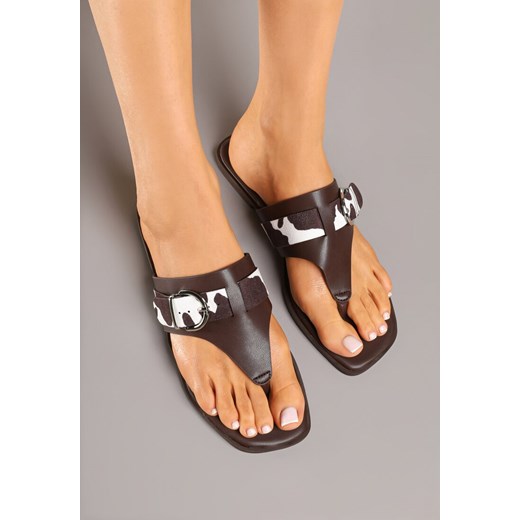 Brązowe Klapki z Ozdobną Klamerką i Wstawkami Animal Print Savicelle ze sklepu renee.pl w kategorii Klapki damskie - zdjęcie 179743675