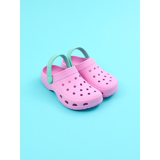 Sinsay - Sandały wykonane z pianki z paskiem - fioletowy Sinsay 31 Sinsay