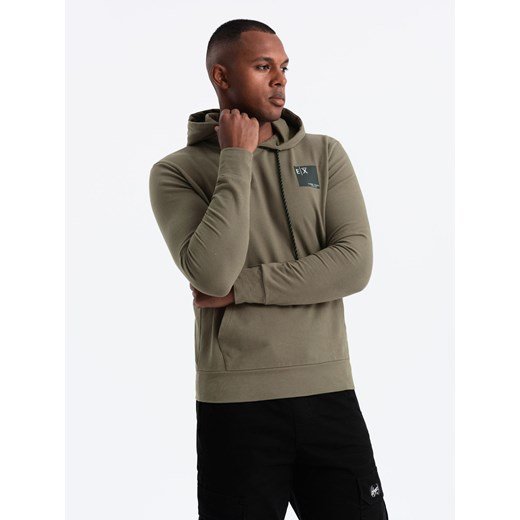 Bluza męska z kapturem kangurka z logotypem – oliwkowa V4 OM-SSNZ-0162 ze sklepu ombre w kategorii Bluzy męskie - zdjęcie 179746439