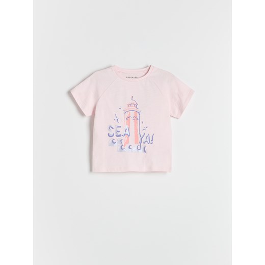 Reserved - T-shirt z wypukłym nadrukiem - pastelowy róż Reserved 98 (2-3 lata) Reserved
