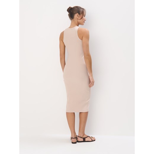 Sukienka Mohito bez rękawów wiosenna midi dopasowana 
