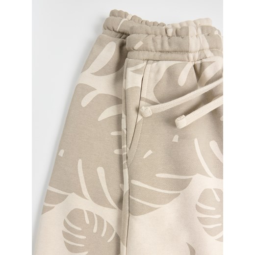 Spodenki chłopięce Reserved w nadruki 