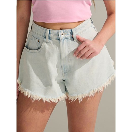 Sinsay - Szorty jeansowe o luźnym kroju high waist - niebieski ze sklepu Sinsay w kategorii Szorty - zdjęcie 179765295
