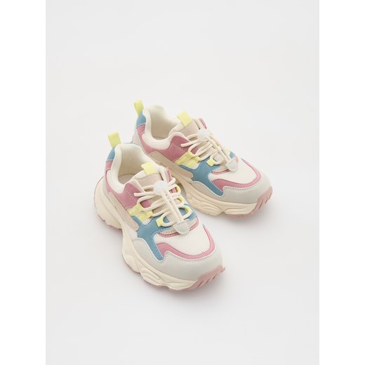 Reserved - Lekkie sneakersy - beżowy ze sklepu Reserved w kategorii Buty sportowe dziecięce - zdjęcie 179766326