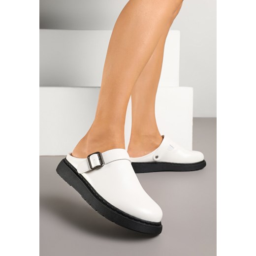 Białe Klapki Typu Mule Ozdobione Klamrą Oviella 41 born2be.pl