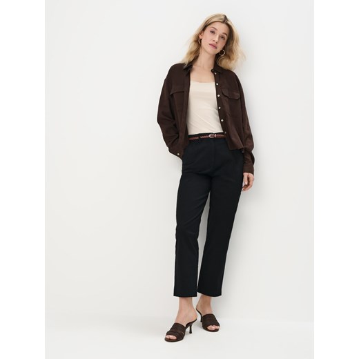 Mohito - Czarne spodnie chino z paskiem - czarny Mohito 38 Mohito