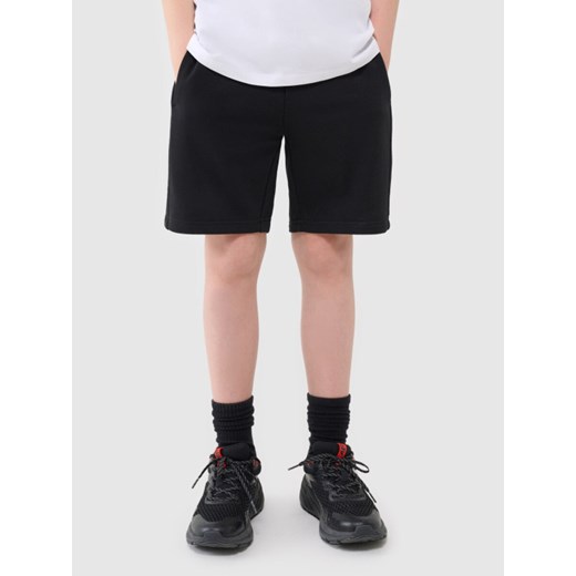Chłopięce spodenki dresowe 4F 4FJWSS25TSHOM600 - czarne 4f Junior 122 Sportstylestory.com
