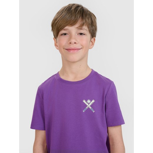 Chłopięcy t-shirt z nadrukiem 4F 4FJRSS25TTSHM2642 - fioletowy 4f Junior 140 Sportstylestory.com
