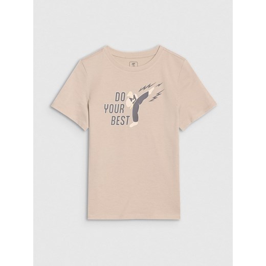 Chłopięcy t-shirt z nadrukiem 4F 4FJRSS25TTSHM2643 - beżowy ze sklepu Sportstylestory.com w kategorii T-shirty chłopięce - zdjęcie 179792097