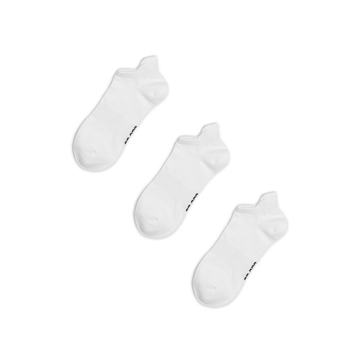 Cropp - 3 pack gładkich skarpet typu stopki - biały ze sklepu Cropp w kategorii Skarpetki męskie - zdjęcie 179811649