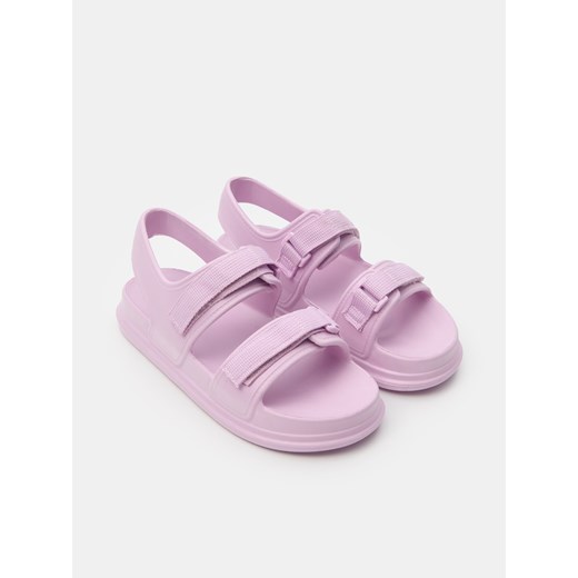 Sinsay - Sandały wykonane z pianki zapinane na regulowany rzep - fioletowy Sinsay 35 Sinsay