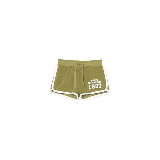 Cropp - Sportowe oliwkowe szorty z nadrukami - zielony ze sklepu Cropp w kategorii Szorty - zdjęcie 179828208