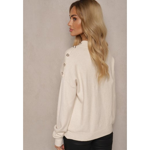 Jasnobeżowy Sweter Półgolf z Modalem i Wiskozą Ozdobiony Guzikami Setannia Renee M renee.pl okazyjna cena