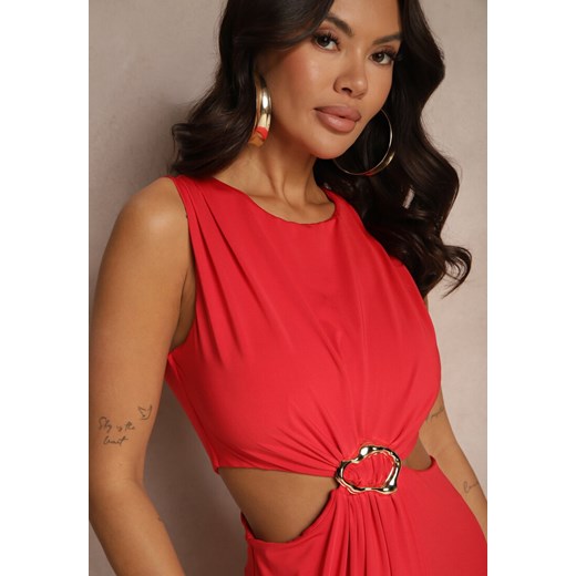 Czerwona Sukienka z Wiskozą Metalową Ozdobą i Wycięciami po Bokach Odivane Renee L promocja renee.pl