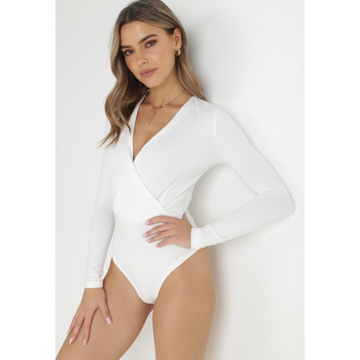 Białe Body Adothee ze sklepu born2be.pl w kategorii Body damskie - zdjęcie 179977399