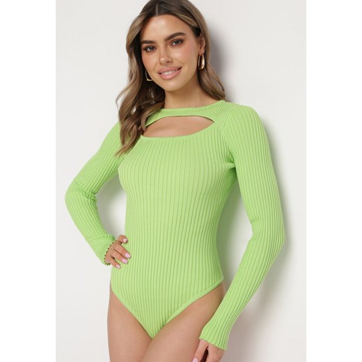Jasnozielone Body Prążkowane z Wycięciem na Dekolcie Volfi ze sklepu born2be.pl w kategorii Body damskie - zdjęcie 180042826