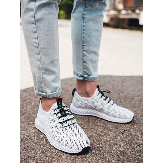 Buty męskie wsuwane sneakersy z siateczki - białe V7 OM-FOKS-0117 ze sklepu ombre w kategorii Buty sportowe męskie - zdjęcie 180170887