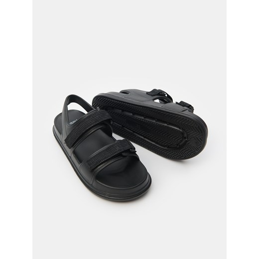 Sinsay - Sandały wykonane z pianki zapinane na regulowany rzep - czarny Sinsay 36 Sinsay