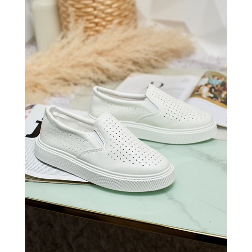 Royalfashion Damskie ażurowe tenisówki Flequise ze sklepu royalfashion.pl w kategorii Trampki damskie - zdjęcie 180185908