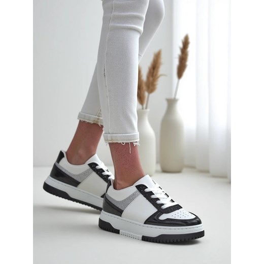 Royalfashion Sneakersy damskie z brokatem Qisofi ze sklepu royalfashion.pl w kategorii Buty sportowe damskie - zdjęcie 180186756