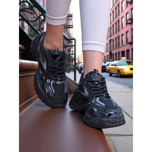 Royalfashion Sneakersy damskie lakierowane Leysi ze sklepu royalfashion.pl w kategorii Buty sportowe damskie - zdjęcie 180191818