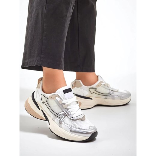 Royalfashion Sportowe sneakersy damskie na grubszej podeszwie Beysa ze sklepu royalfashion.pl w kategorii Buty sportowe damskie - zdjęcie 180199585