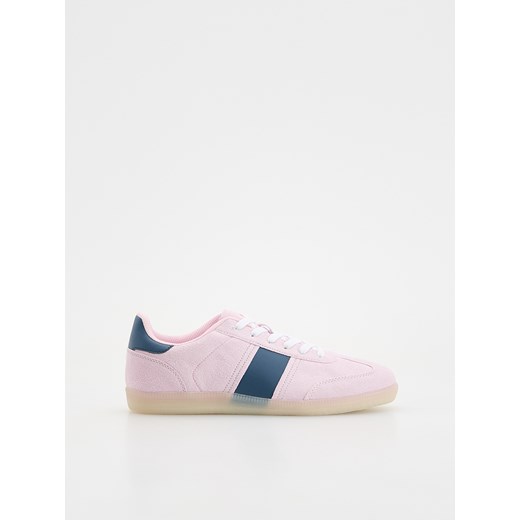 Reserved - Sneakersy z imitacji zamszu - pastelowy róż ze sklepu Reserved w kategorii Buty sportowe damskie - zdjęcie 180214779
