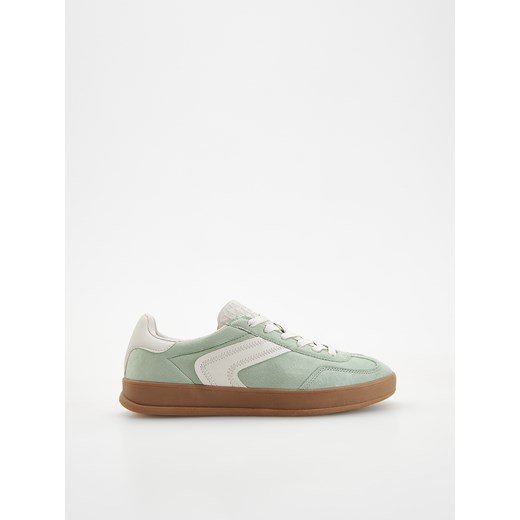 Reserved - Sneakersy na płaskiej podeszwie - jasnozielony ze sklepu Reserved w kategorii Buty sportowe damskie - zdjęcie 180214858