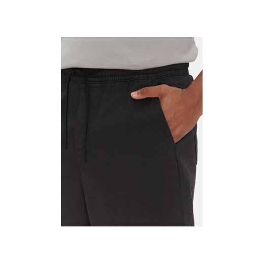 Gap Szorty materiałowe 723683-02 Czarny Regular Fit Gap L MODIVO