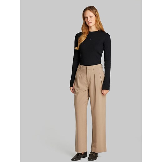 CALVIN KLEIN JEANS Koszulka w kolorze czarnym ze sklepu Limango Polska w kategorii Bluzki damskie - zdjęcie 180240168