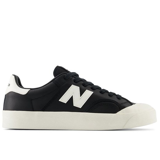 Buty unisex New Balance BB100LBK - czarne ze sklepu streetstyle24.pl w kategorii Buty sportowe męskie - zdjęcie 180244368