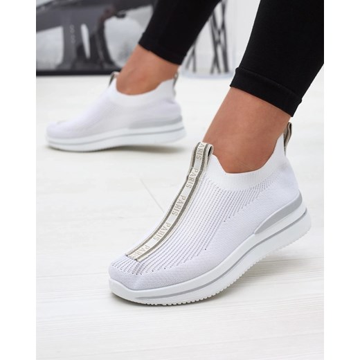 Royalfashion Wsuwane buty sportowe damskie z napisami w kolorze białym Cerppa ze sklepu royalfashion.pl w kategorii Buty sportowe damskie - zdjęcie 180251075
