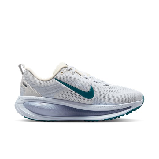 Damskie buty do biegania po asfalcie Nike Vomero 18 - Biel Nike 42 Nike poland