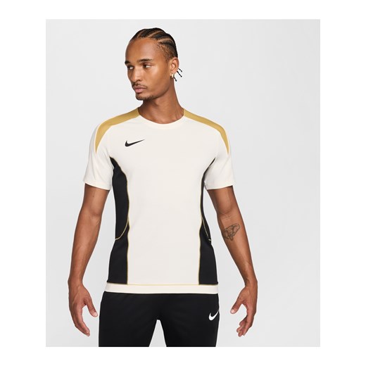 Męska koszulka piłkarska z krótkim rękawem Dri-FIT Nike Strike+ - Brązowy ze sklepu Nike poland w kategorii T-shirty męskie - zdjęcie 180256515