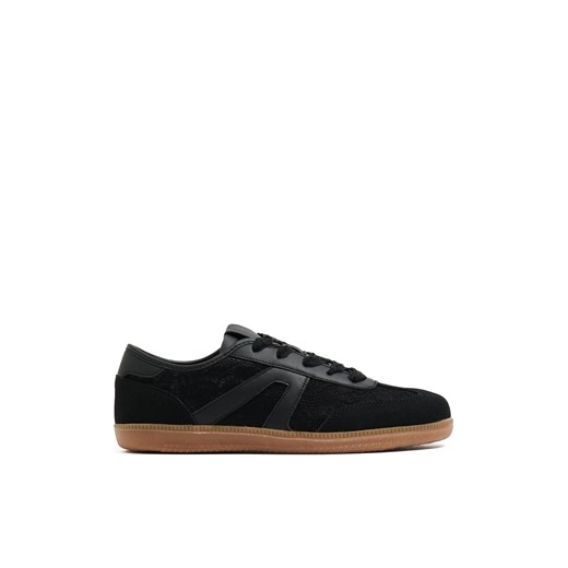 Cropp - Czarne sneakersy z imitacji zamszu - czarny ze sklepu Cropp w kategorii Trampki męskie - zdjęcie 180256677