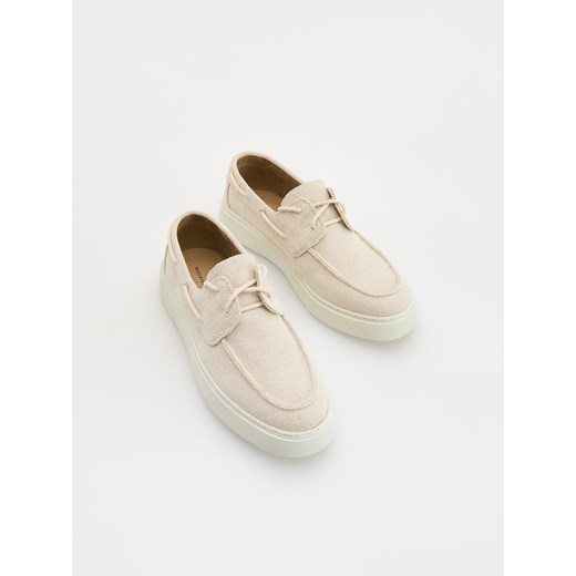 Reserved - Klasyczne loafersy - beżowy Reserved 44 Reserved