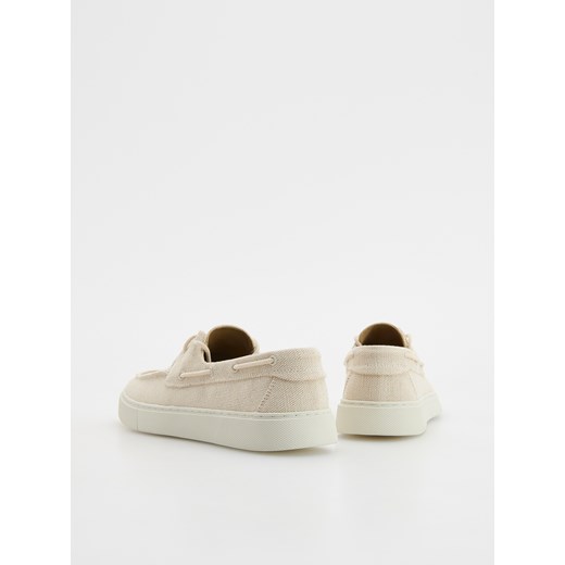 Reserved - Klasyczne loafersy - beżowy Reserved 44 Reserved