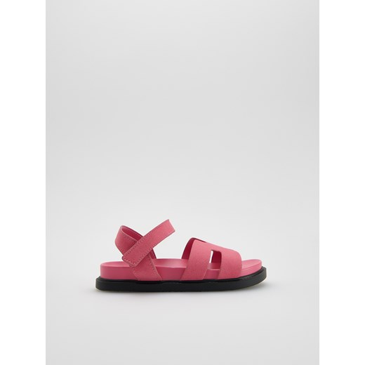 Reserved - Sandały z imitacji zamszu - intensywny róż Reserved 35 Reserved