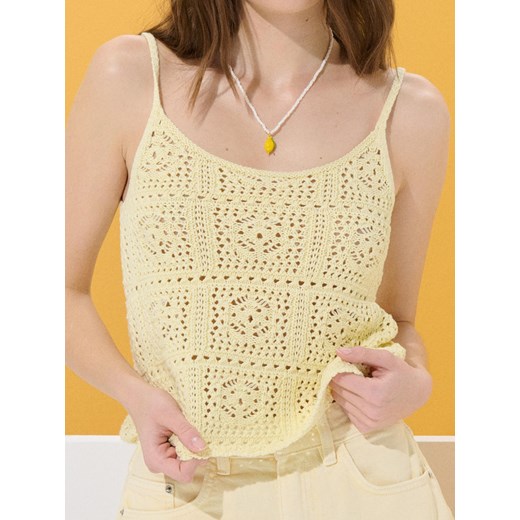 Sinsay - Ażurowy top na ramiączkach - żółty Sinsay S Sinsay
