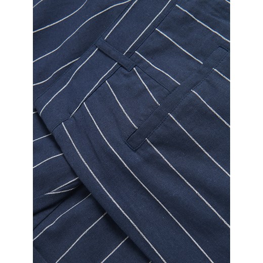 Reserved - Szorty regular z lnem - granatowy Reserved L Reserved