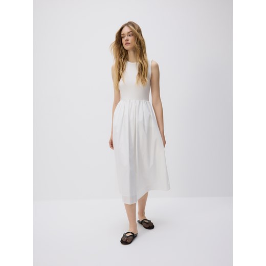 Reserved - Wiskozowa sukienka midi - biały ze sklepu Reserved w kategorii Sukienki - zdjęcie 180281997