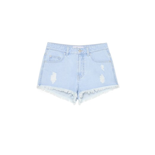 Cropp - Jasnoniebieskie jeansowe szorty z postrzępionymi nogawkami - niebieski ze sklepu Cropp w kategorii Szorty - zdjęcie 180286378