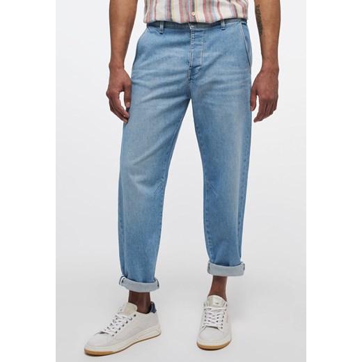 Męskie Spodnie Jeansowe MUSTANG Toledo Loose Denim Blue 1013696 5000 683 ze sklepu YouNeedit.pl w kategorii Jeansy męskie - zdjęcie 180289199